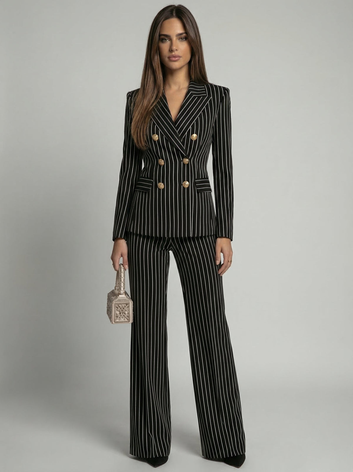 Victoria | Traje Diplomático elegante